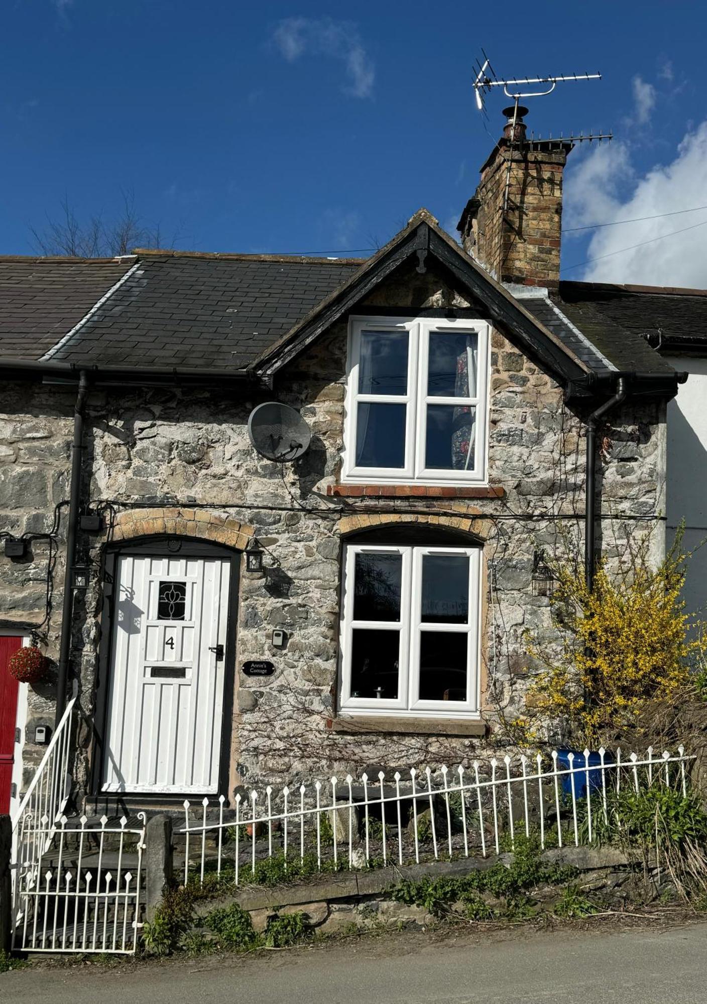 Annie'S Cottage Llanrhaeadr-ym-Mochnant Exterior photo